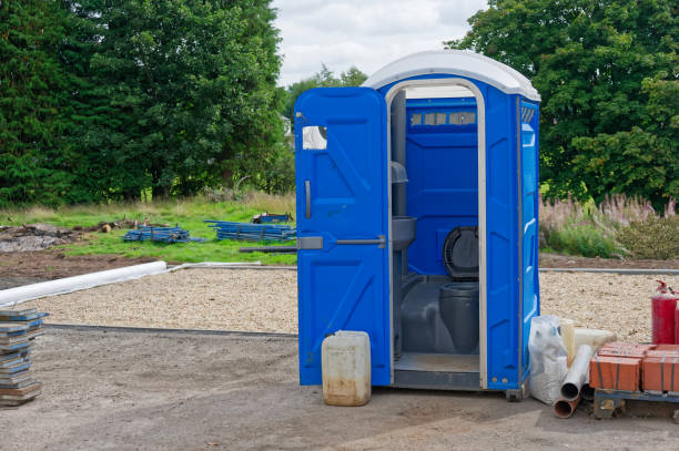 Portable Toilet Rental for Emergency Services in Oasis, CA